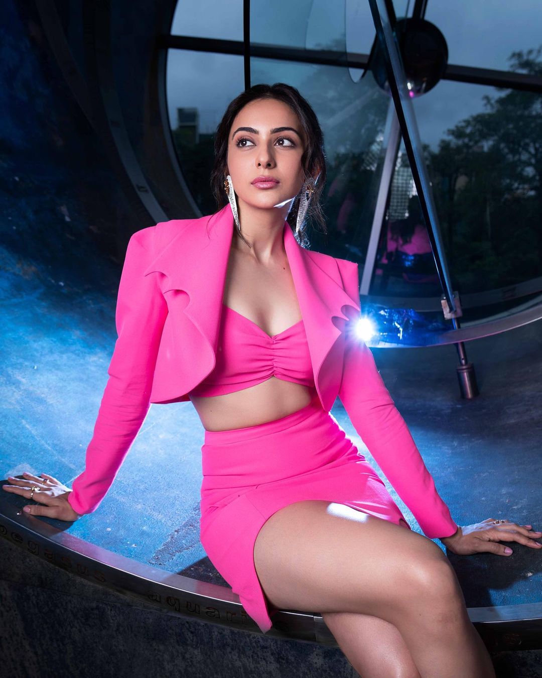 Rakul Preet Flaunted Her Sexy Legs In All Pink Outfit See Now